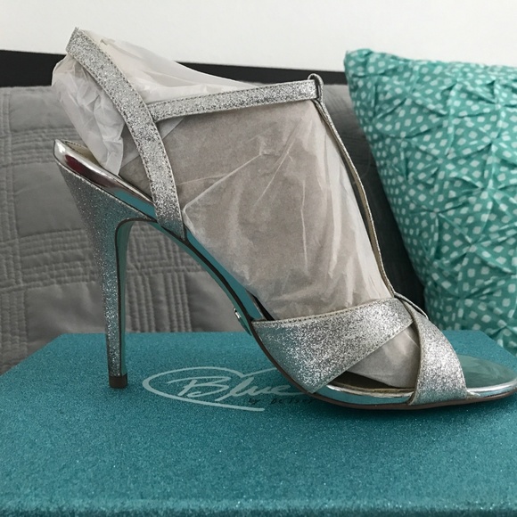 WORN ONCE: Betsey Johnson Blue Heels - Picture 5 of 8